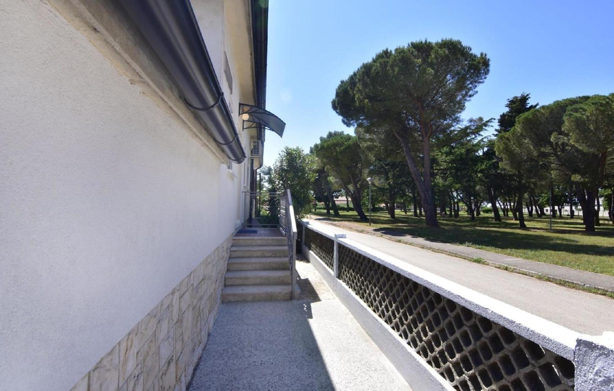 Apartment Schoene In Mit Kleiner Terrasse